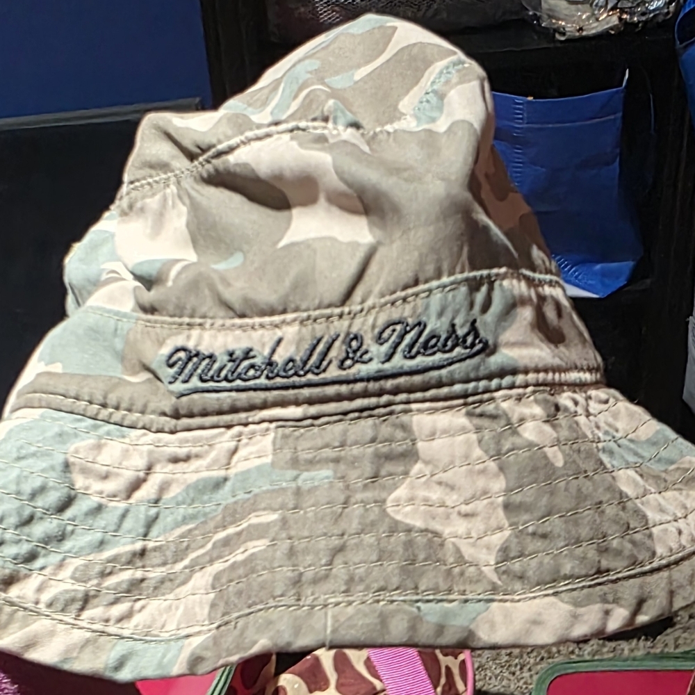 Mitchell & Ness Camo Bucket Hat - Green Cream & Taupe One Size Fits Most. CLEAN. - Picture 2 of 12